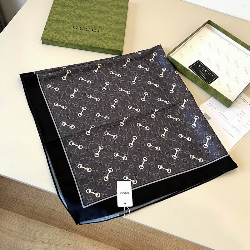 Gucci silk scarf hm09